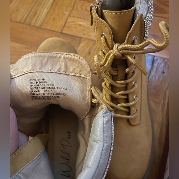 Wild Pair boots - Picture 4 of 5